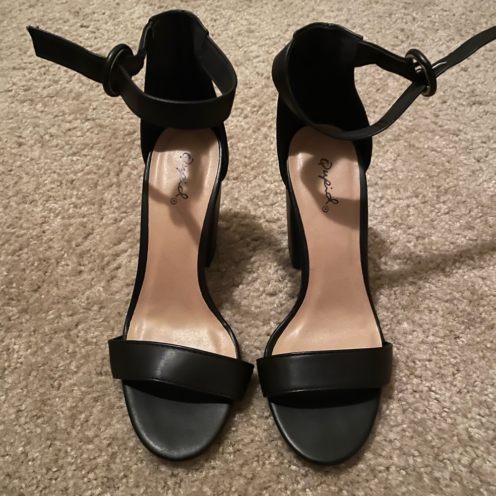 Qupid chunky heels
